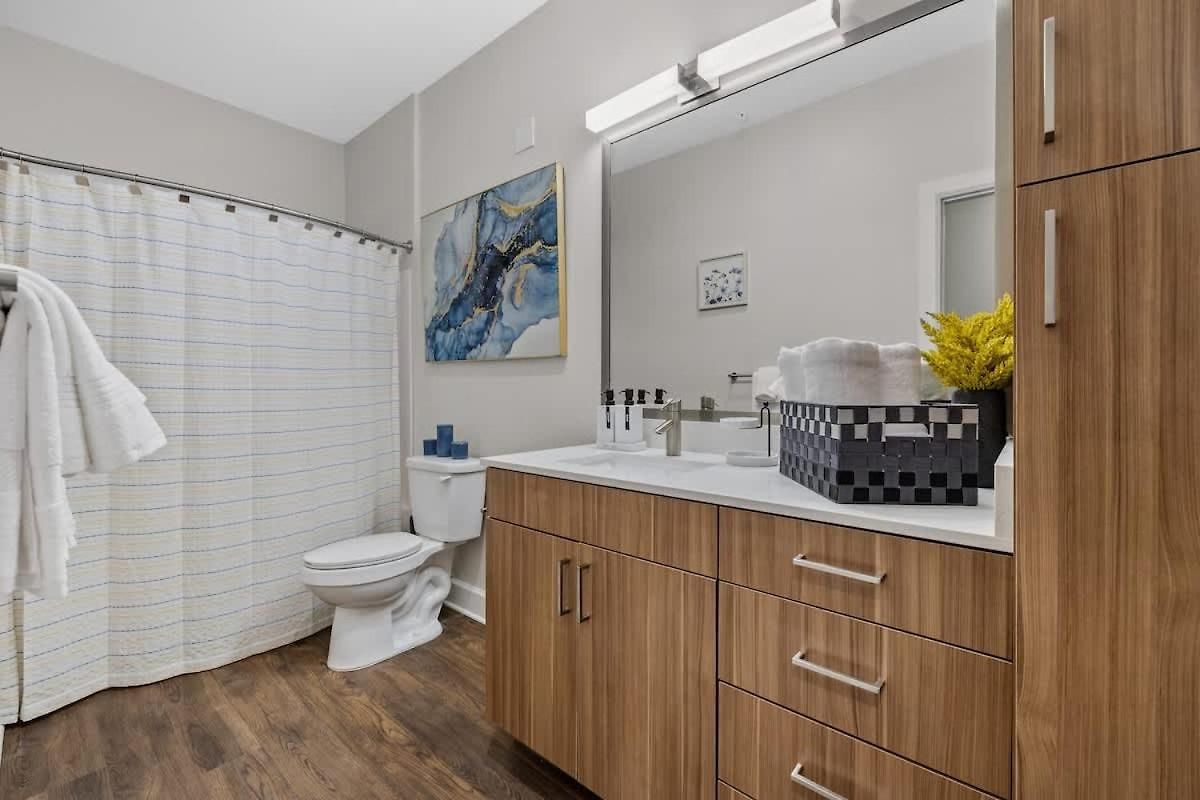 Spacious 2br N Gulch Walk To Broadway & Rooftops Apartment Nashville