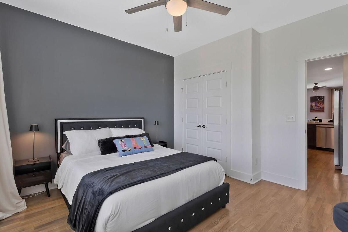 Retronash Penthouse Sleeps 7 Terrace Downtown View * Nashville
