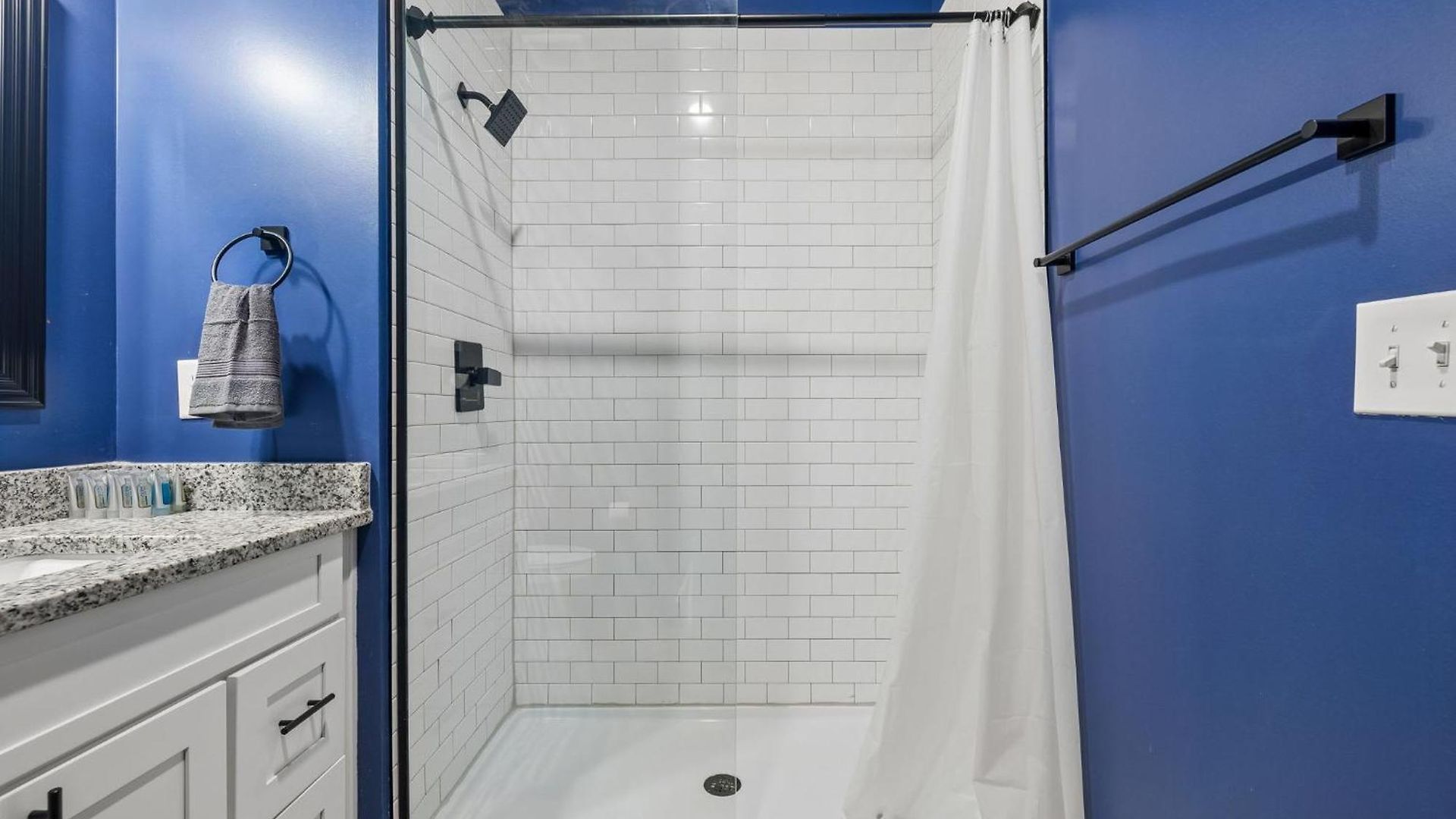Spacious Near Downtown & Bna Apartment