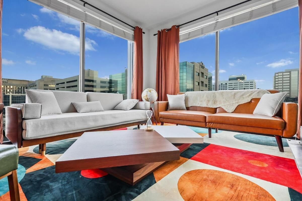 Apartment Mid-century Sunlit - Min To Brdwy - Parking *