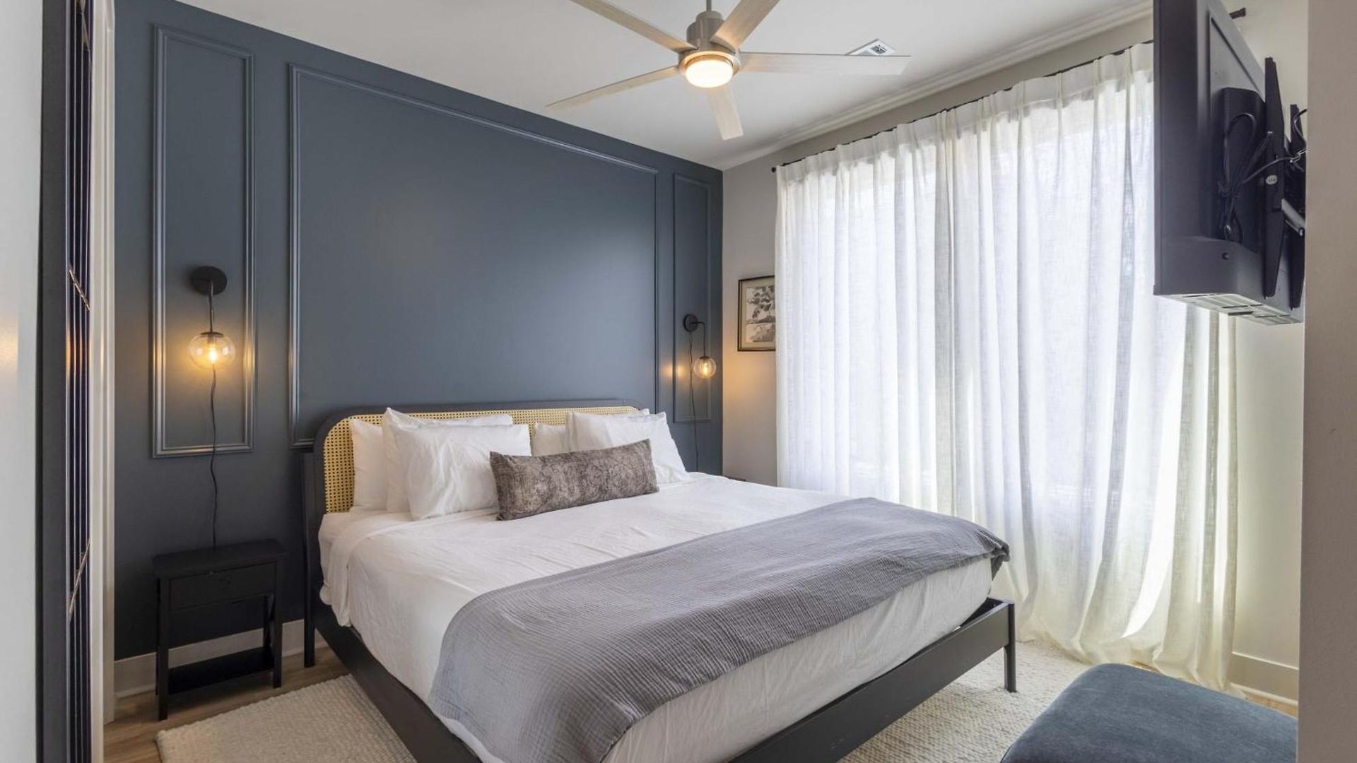 Apartment Modern 4br | Easy To Broadway + Heated Pool *