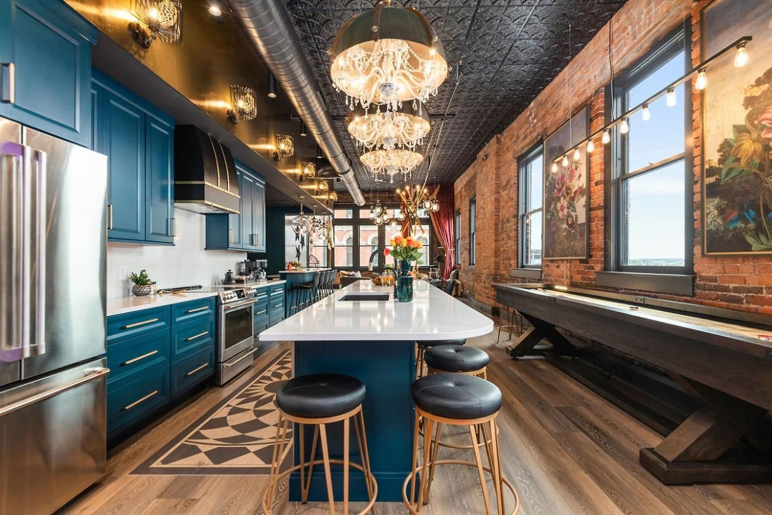 The Songbird-luxury Penthouse Steps To Broadway Nashville
