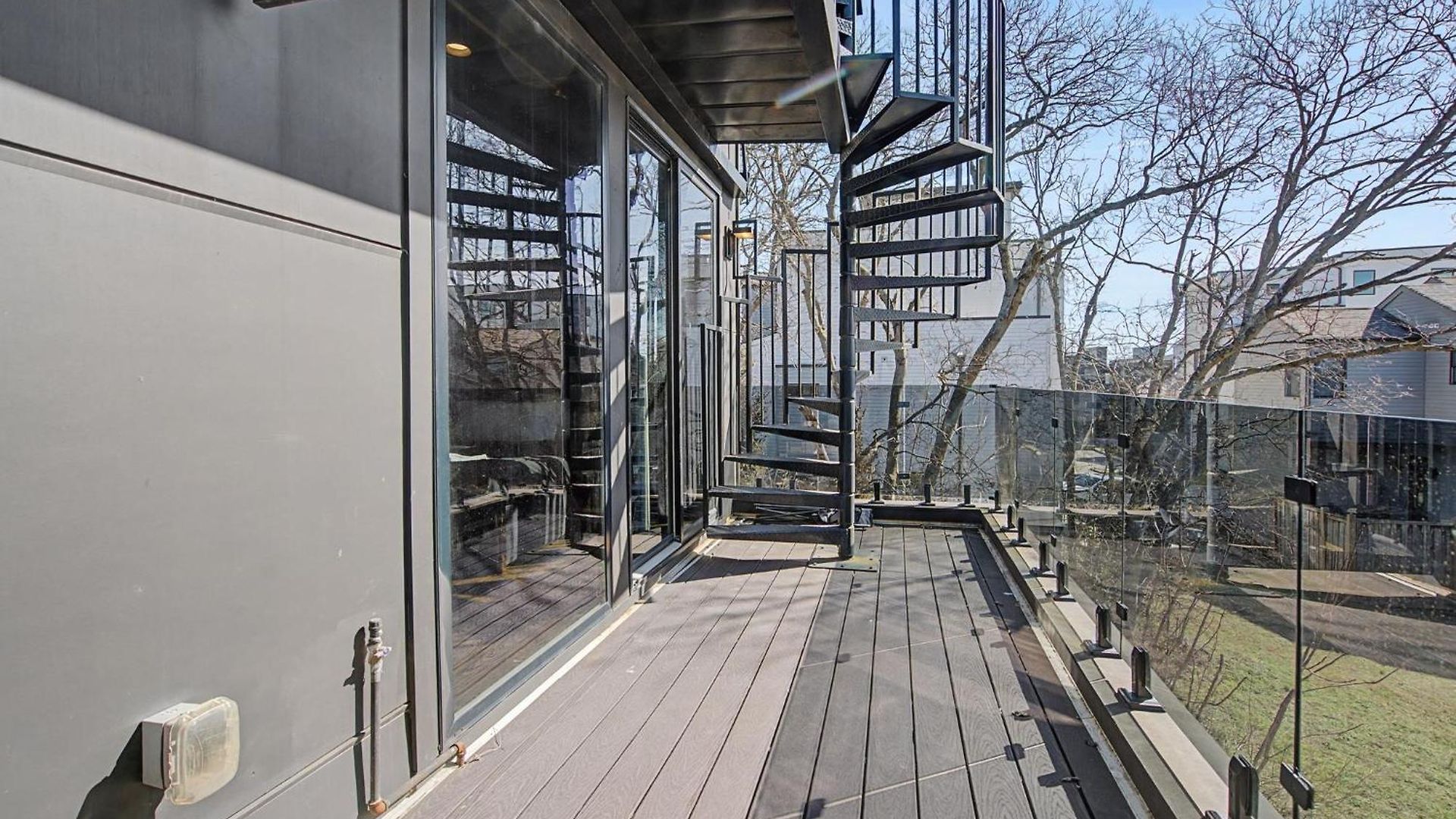Modern Oasis Downtown Skyline View Prime Apartment Nashville