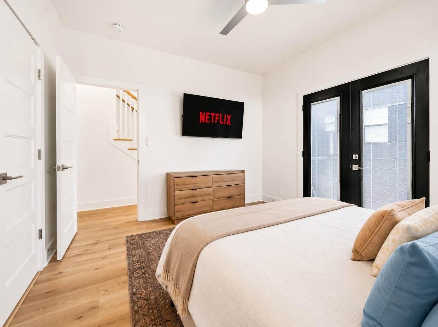 Modern Townhome With Garage & Ev Charger Apartment