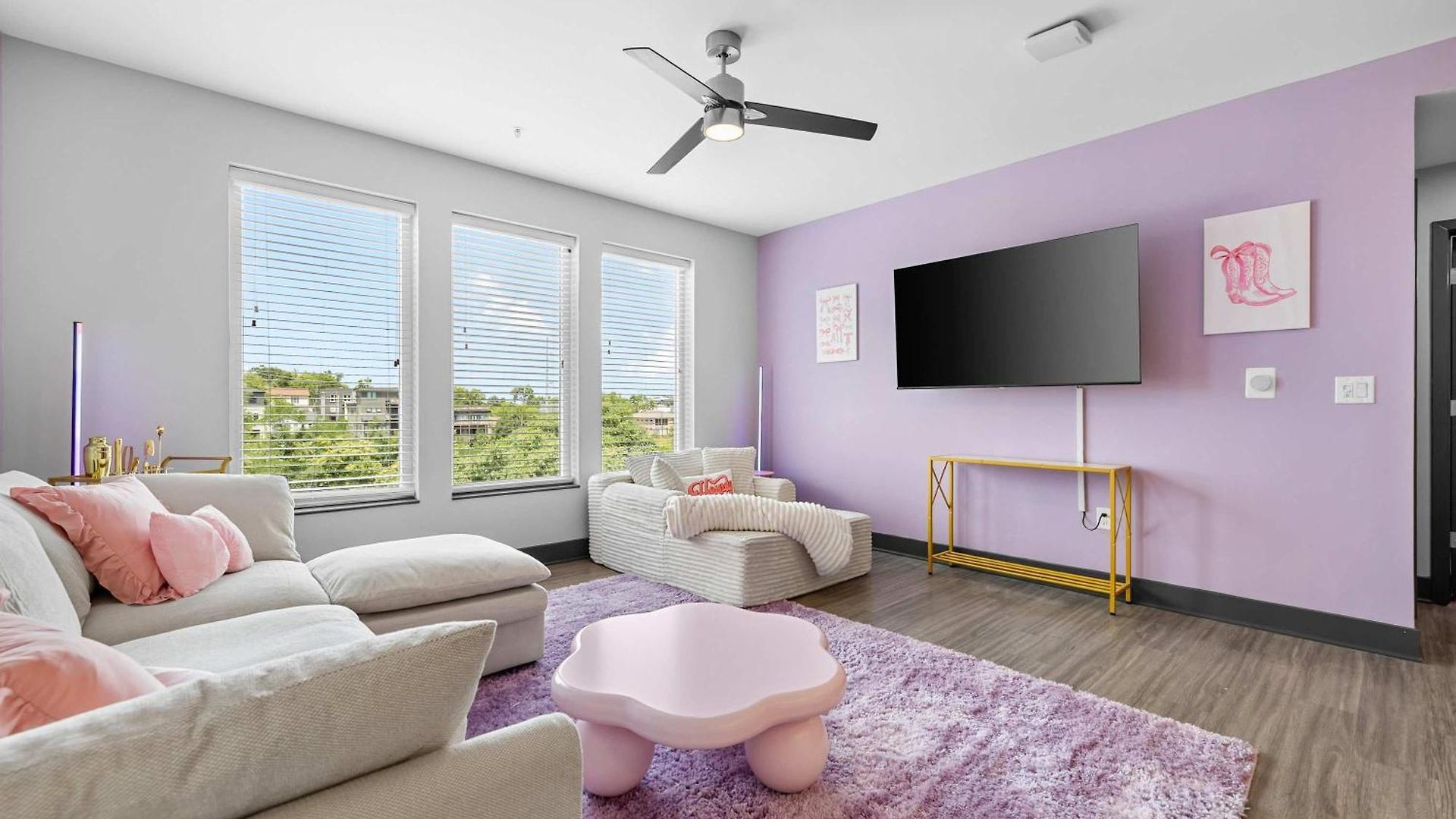Vibrant Retreat Pool And Glam Apartment *