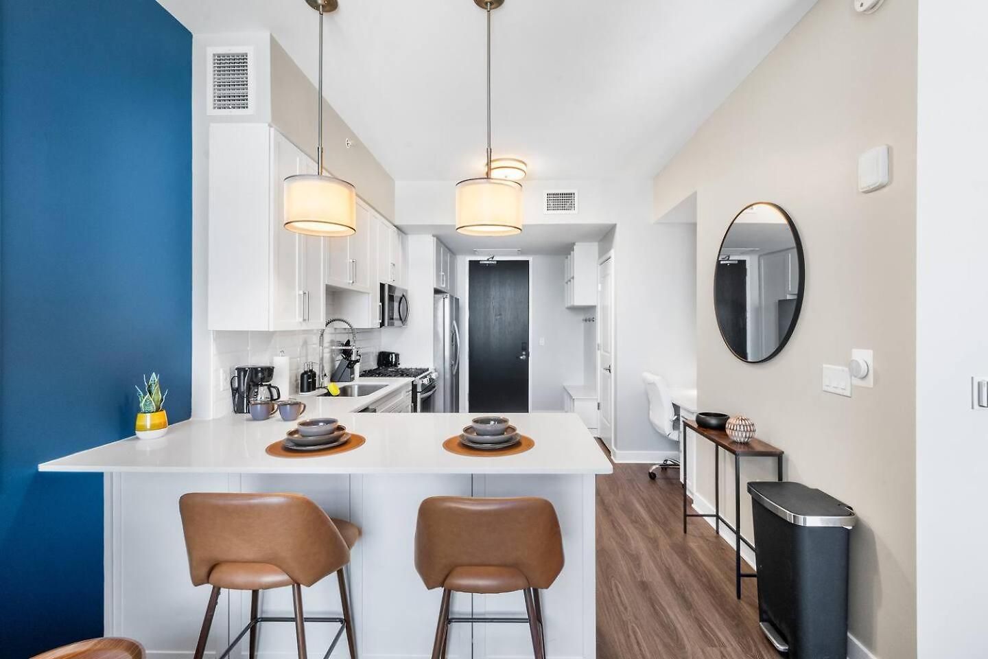 Apartment Music For 2 Gulch, Pool & Whole Foods *