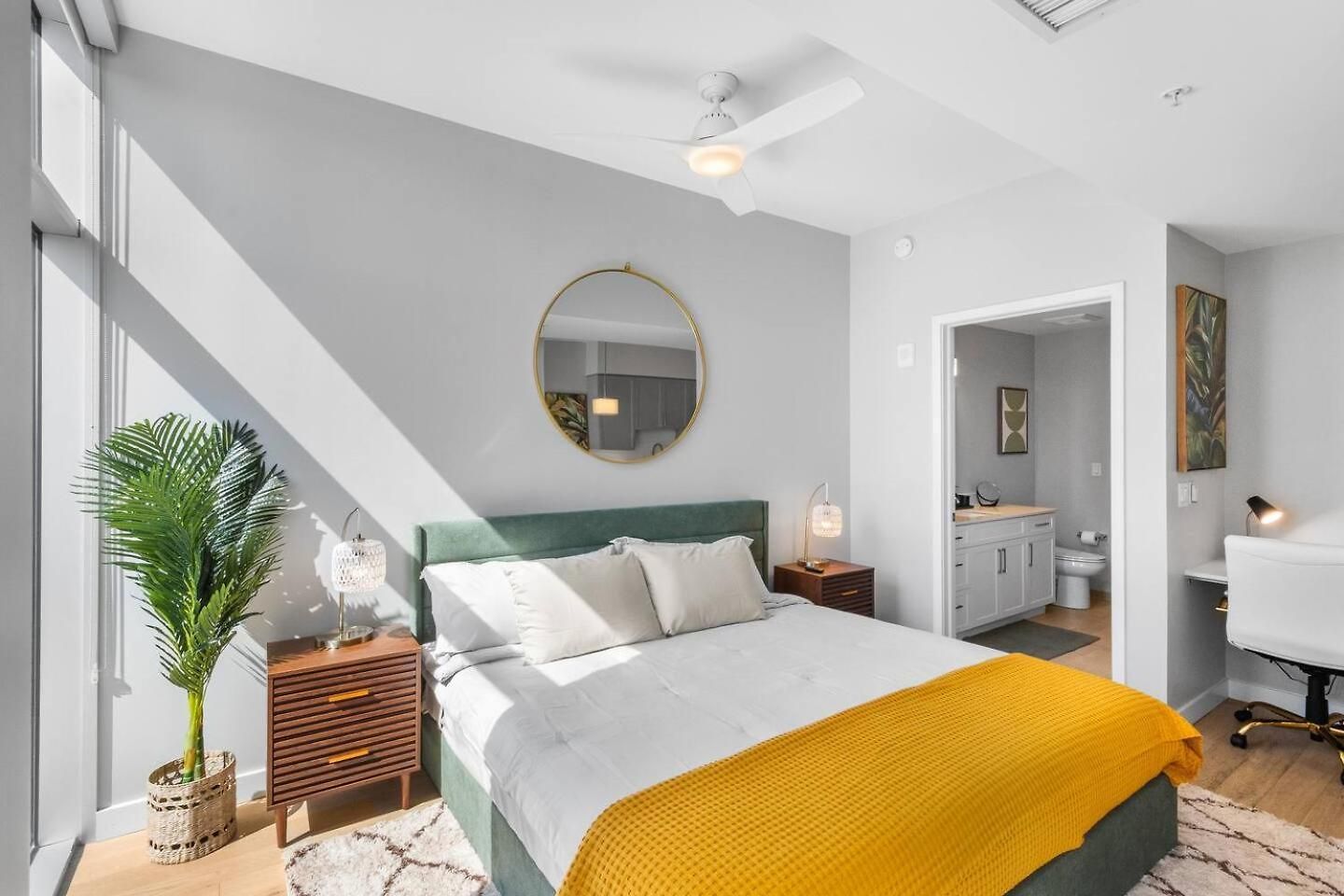 Luxury Pool, Gym & Lounge + Free Parking Apartment Nashville