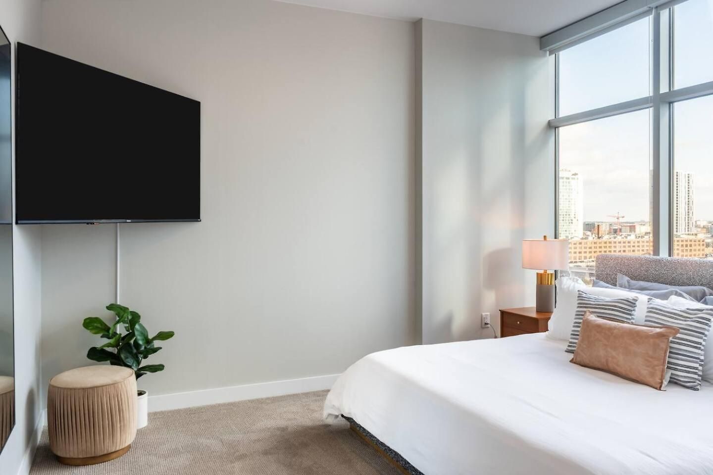 Apartment Luxury Gulch Skyline Views, Pool, Parking