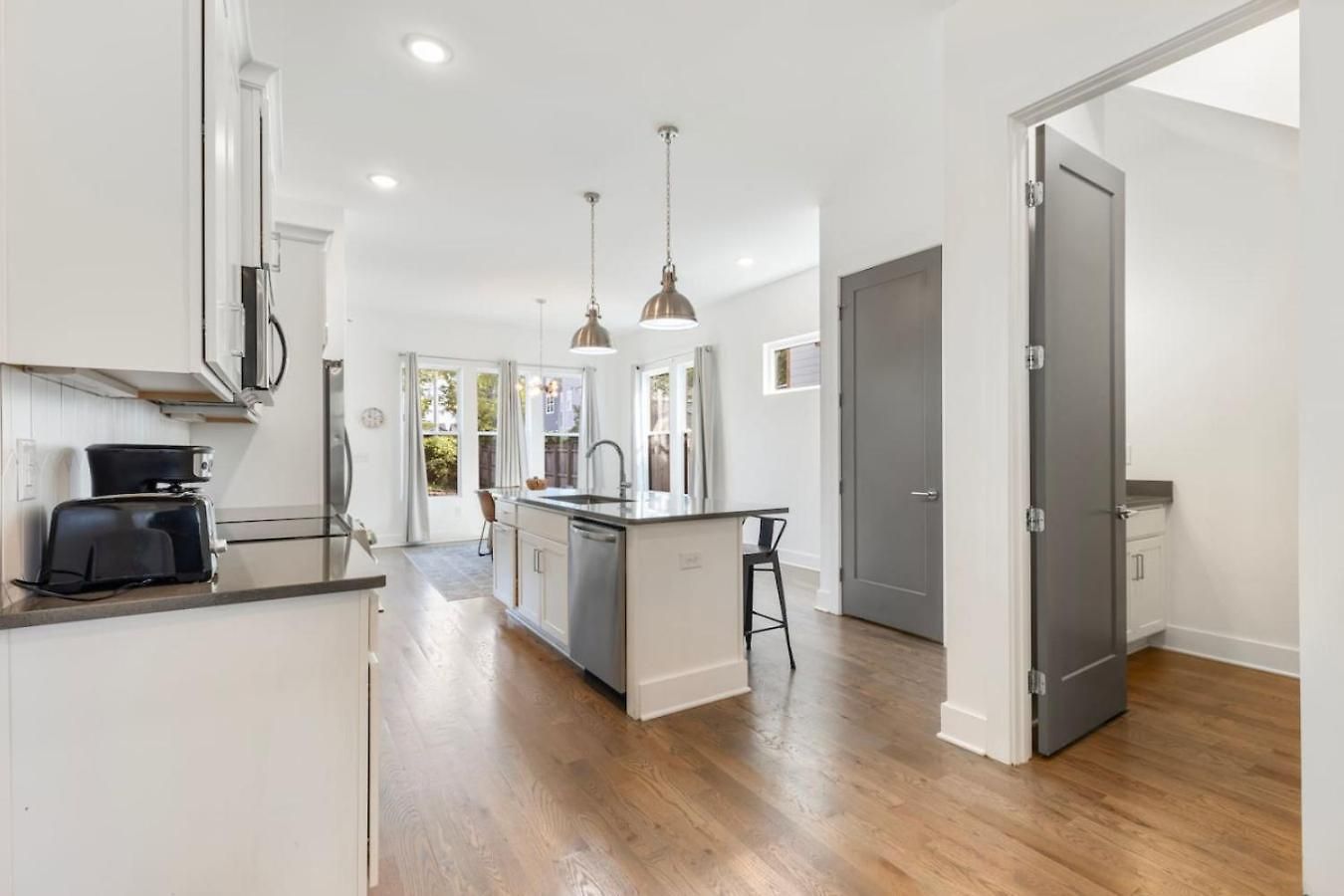 Ave Sleeps 8 2 Master Huge Parking Apartment Nashville