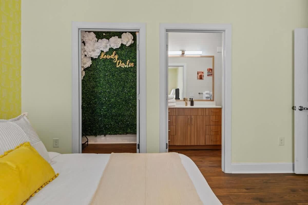 Glam 2br Walk To Broadway & The Gulch Apartment Nashville