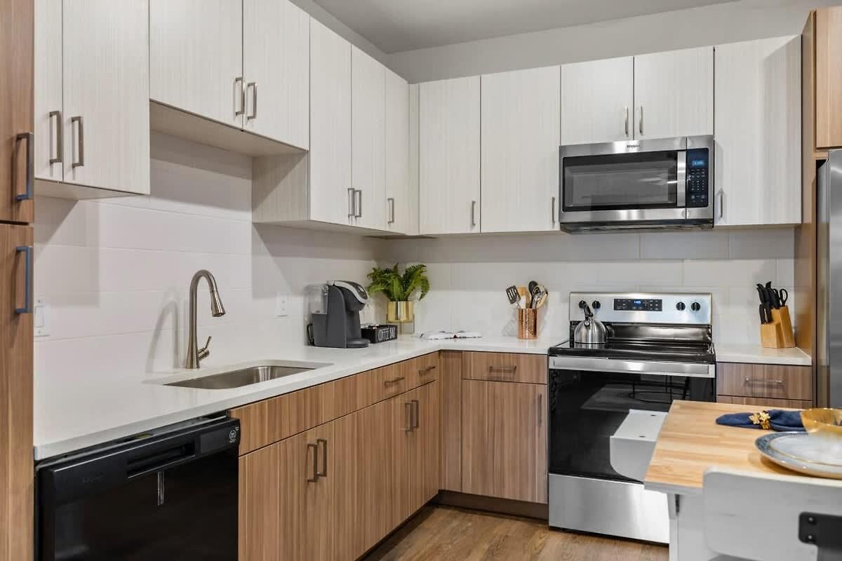 Spacious 2br N Gulch Walk To Broadway & Rooftops Apartment *