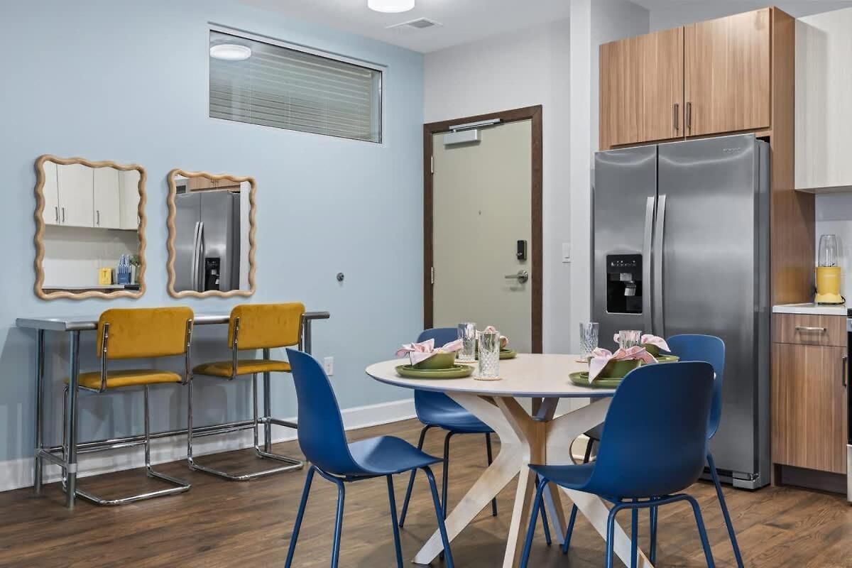 Apartment 2br W Glam Station & Karaoke Near Broadway *