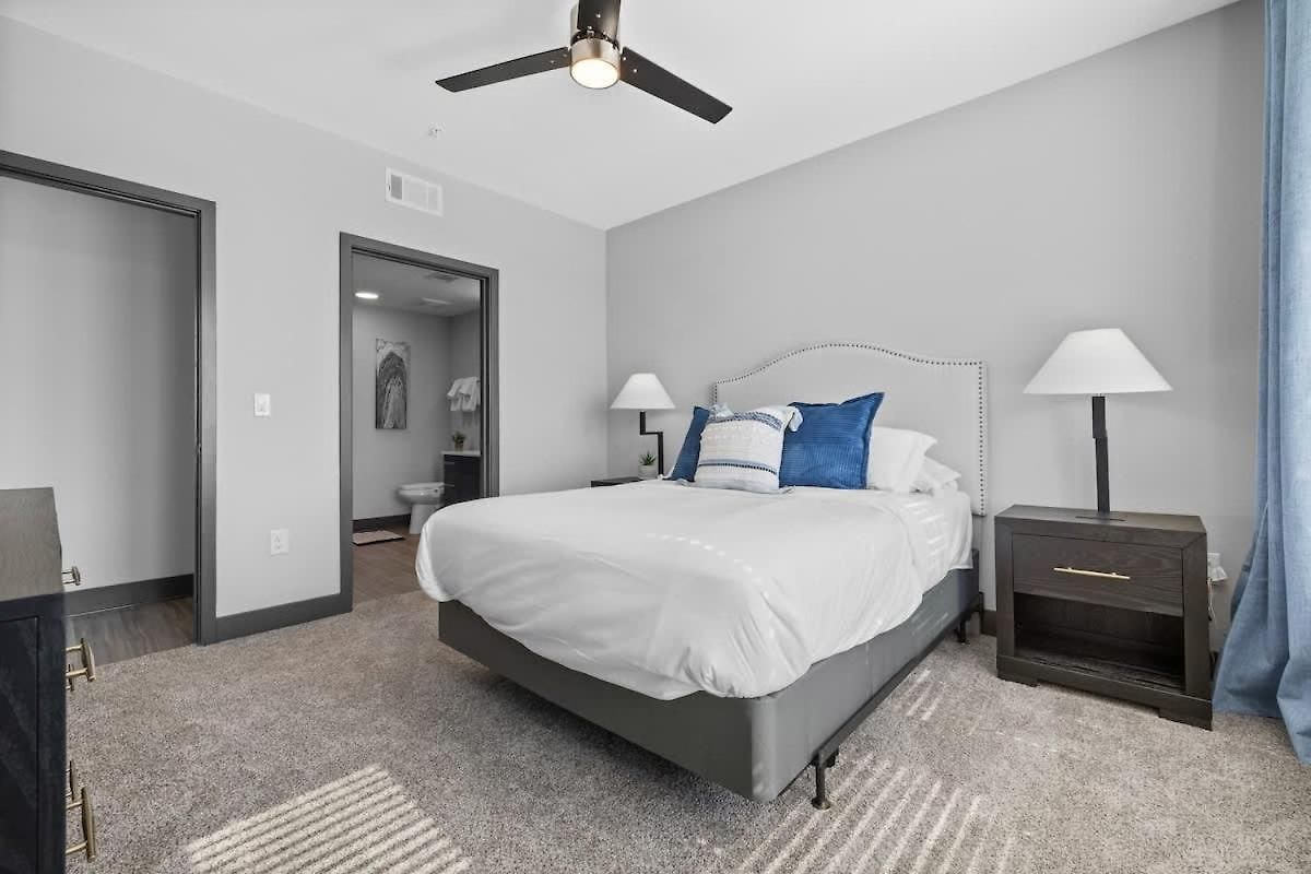 View Getaway 2br Near Broadway & Gulch *