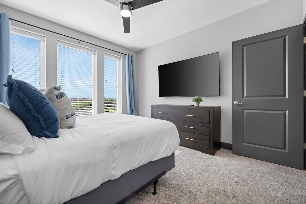 View Getaway 2br Near Broadway & Gulch