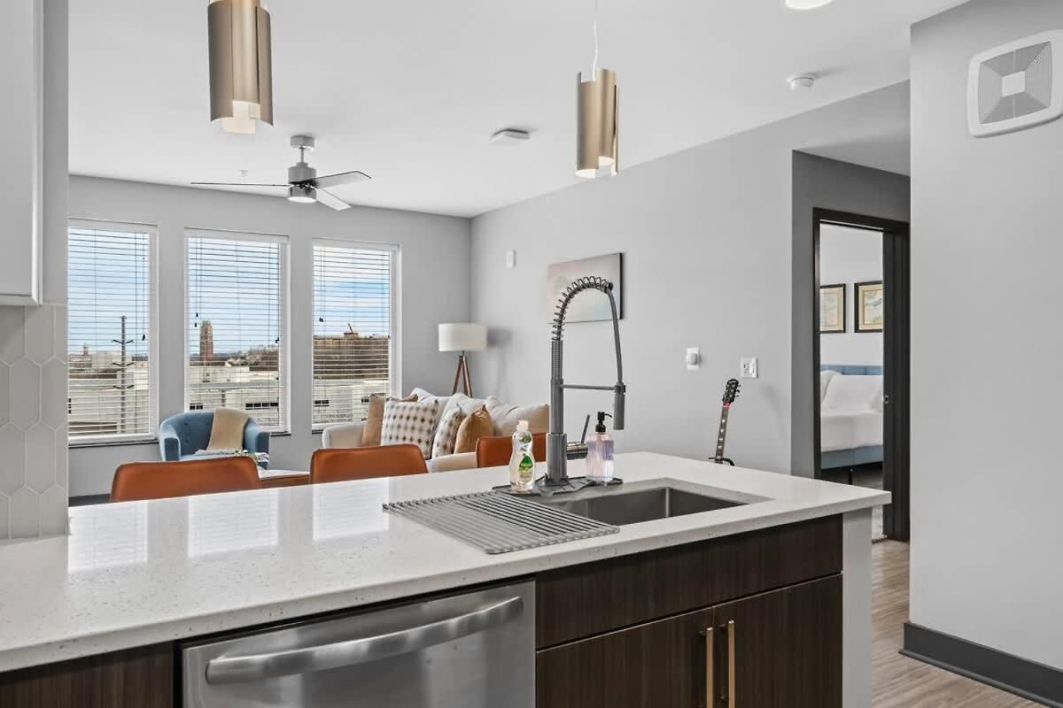 Stylish 2br Near Sylvan Park- Music Views Apartment