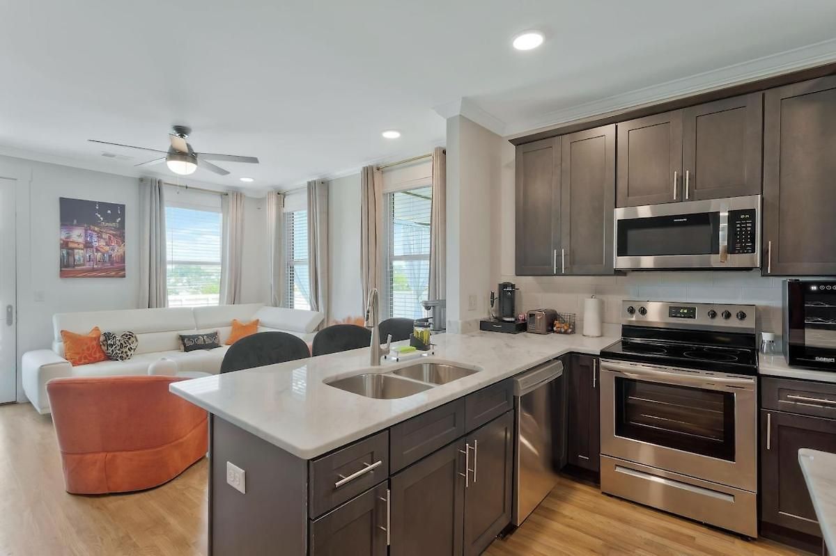 Retronash Penthouse Sleeps 7 Terrace Downtown View