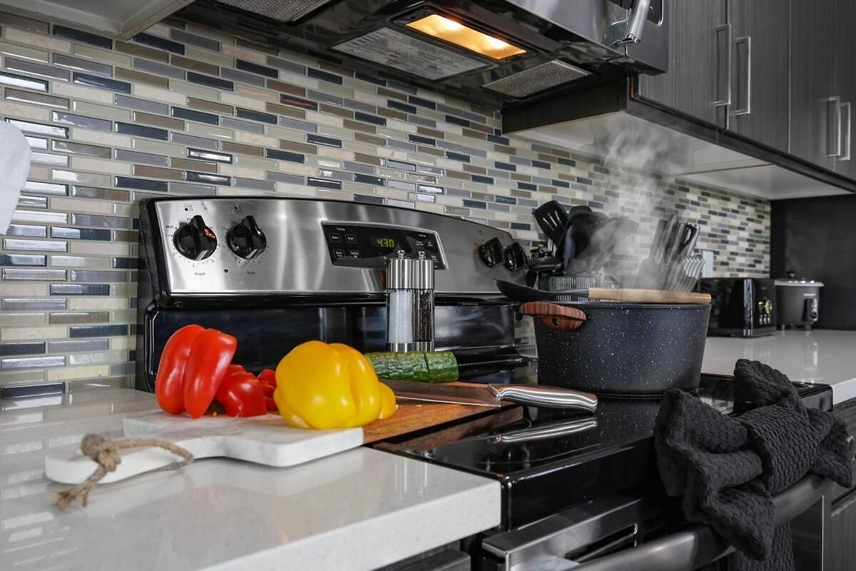 The Midnight Parthenon - 5 Min To Broadway - Midtown Apartment