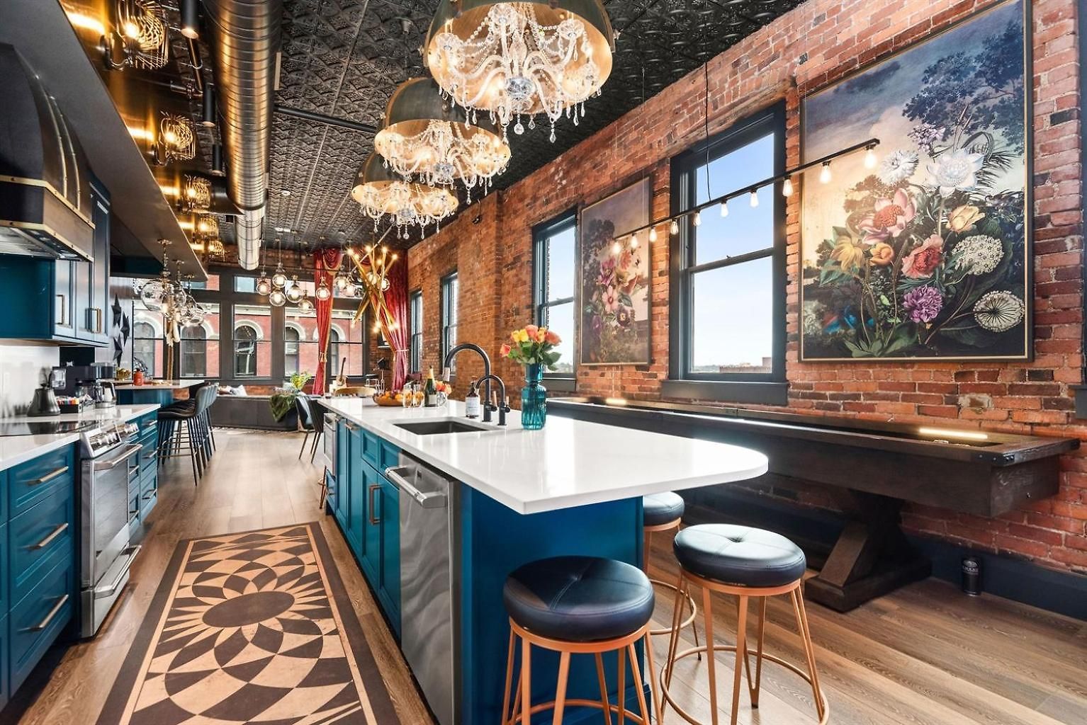 The Songbird-luxury Penthouse Steps To Broadway Nashville