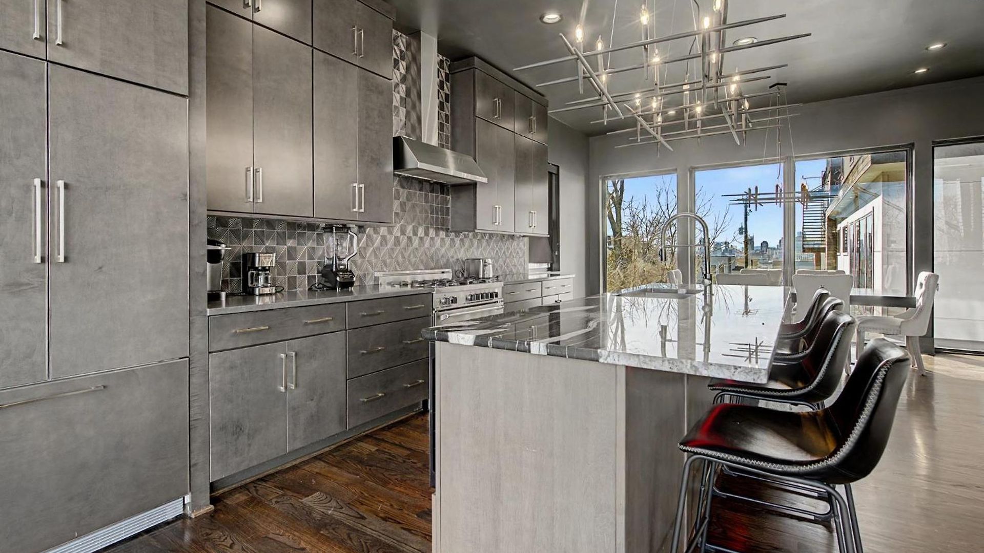 Apartment Modern Oasis Downtown Skyline View Prime Nashville