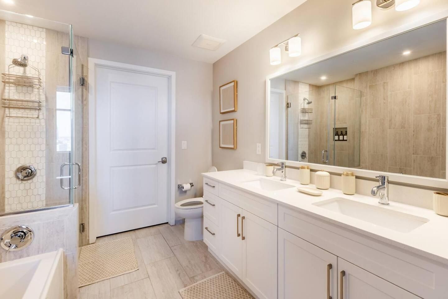 Skyline Views Gulch For 2, Private Balcony Apartment Nashville