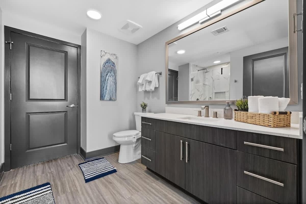 Apartment View Getaway 2br Near Broadway & Gulch