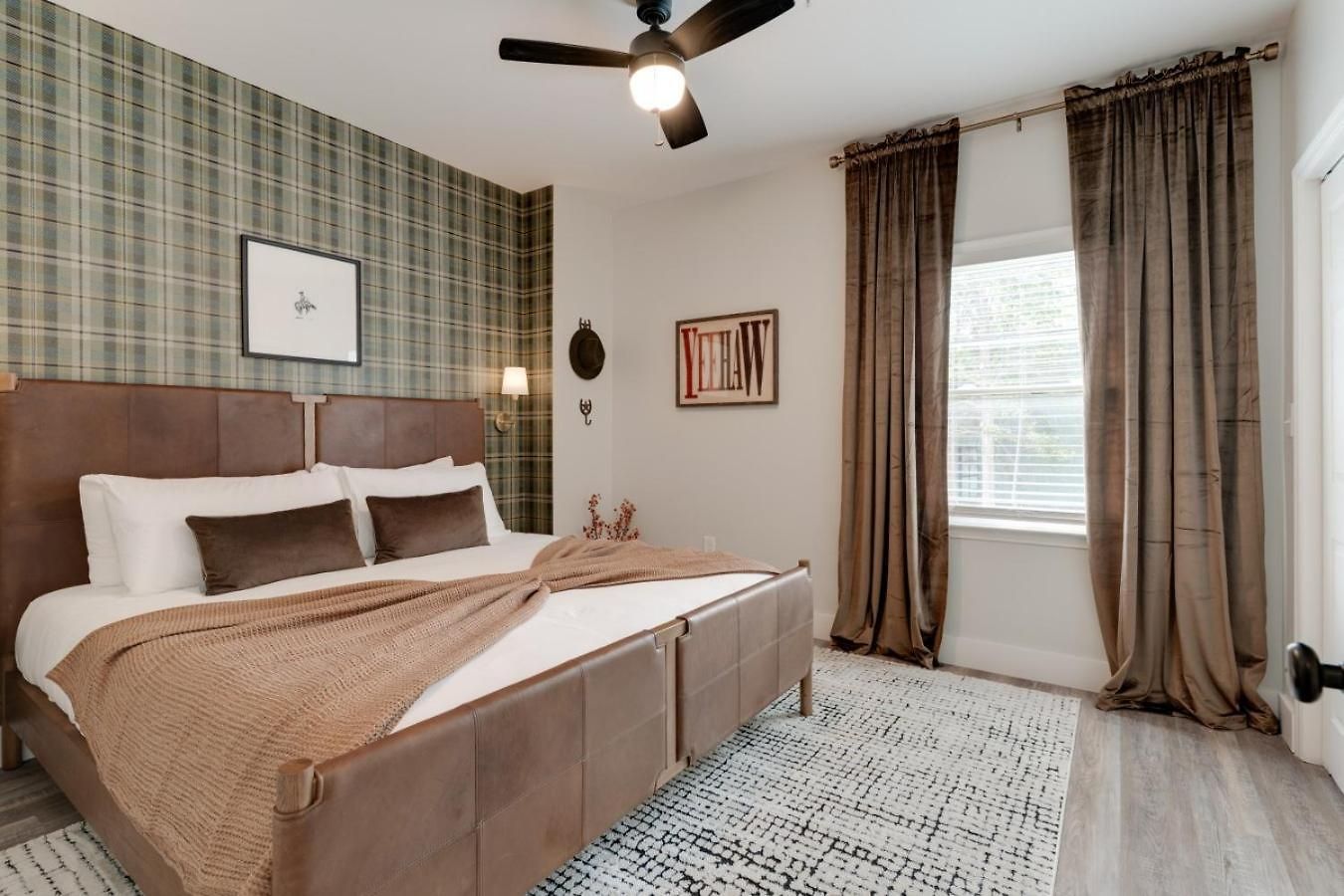 Apartment Game Day Getaway, Vols-themed Near Vanderbilt