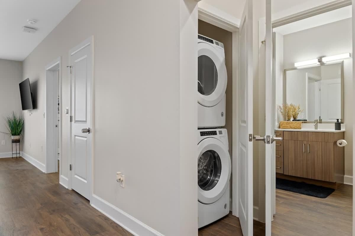 Stylish Gulch Retreat - Near Broadway *