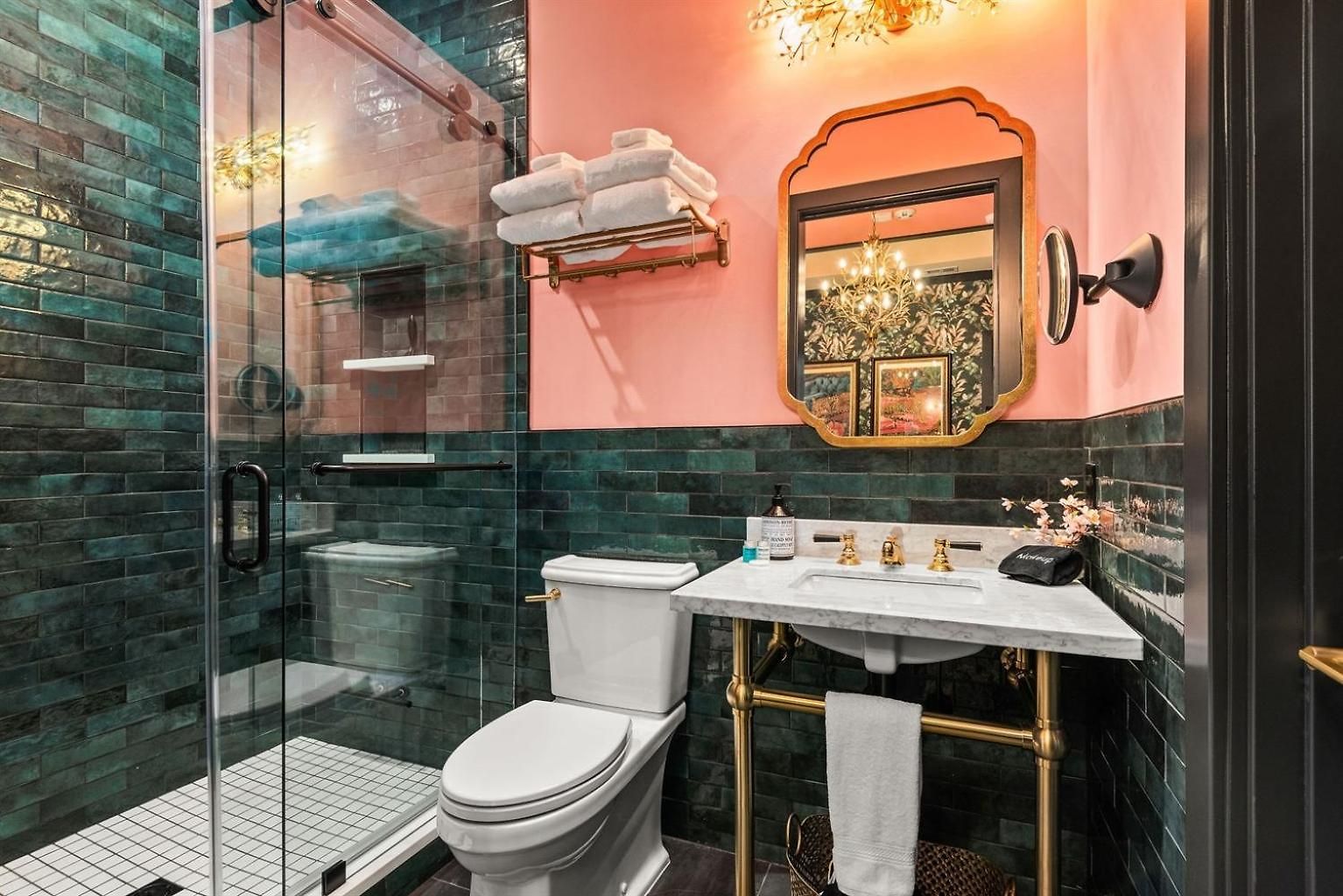 Holiday home The Velvet Songbird Downtown Luxe Sleeps 24 Nashville