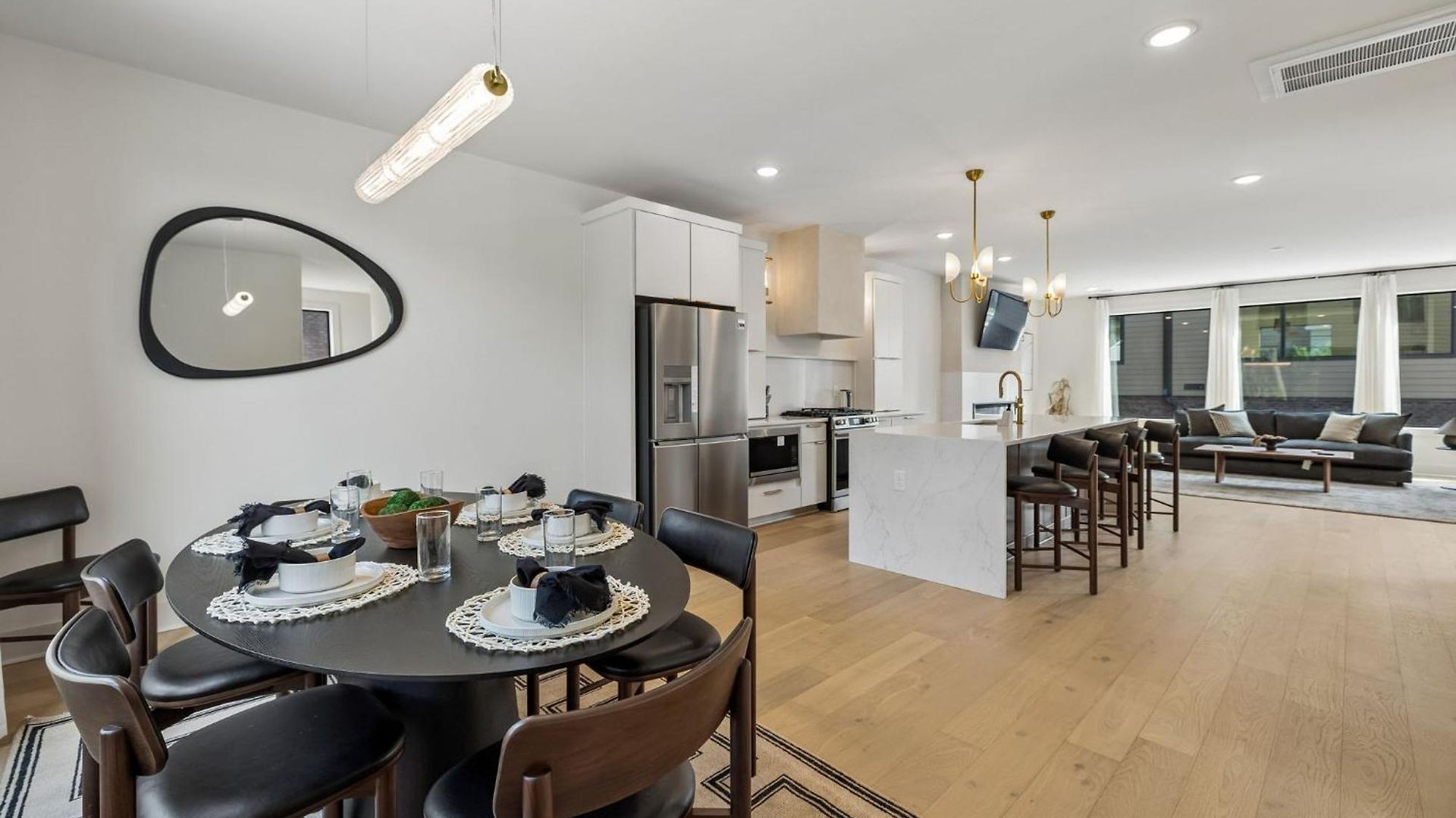 Apartment Modern 4br Townhouse Rooftop Lounge
