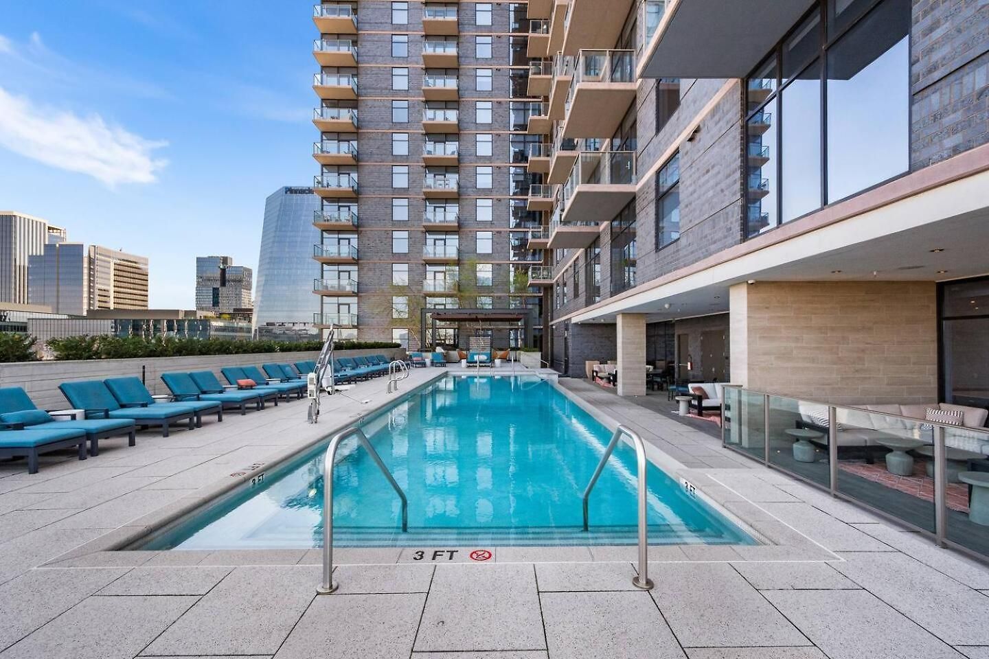 Gulch Gem Pool, Walkable + Parking