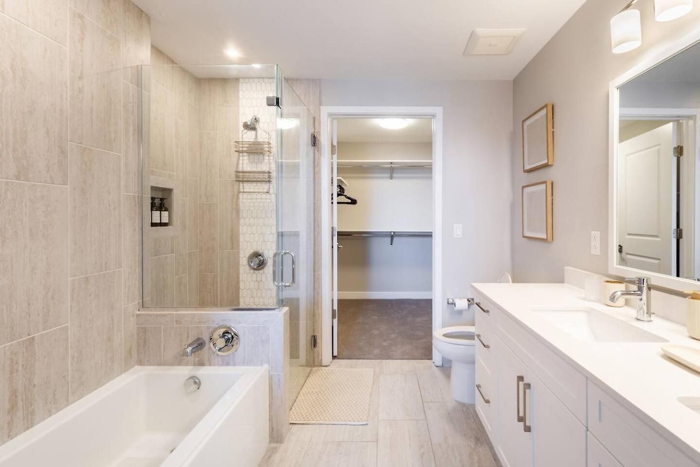 Skyline Views Gulch For 2, Private Balcony Apartment