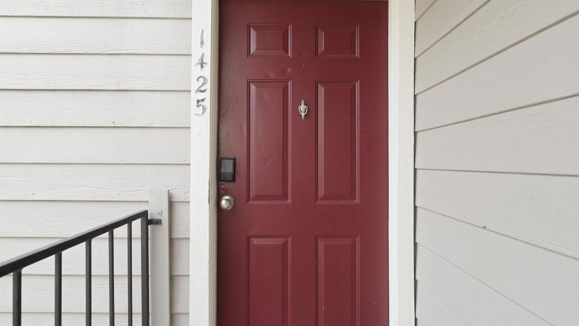 Cozy Retreat Near Airport & Hotspots Apartment