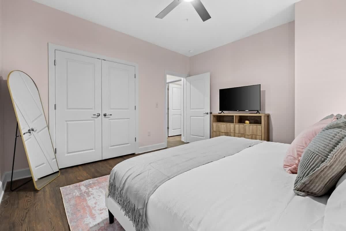 Apartment Glam 2br Walk To Broadway & The Gulch Nashville
