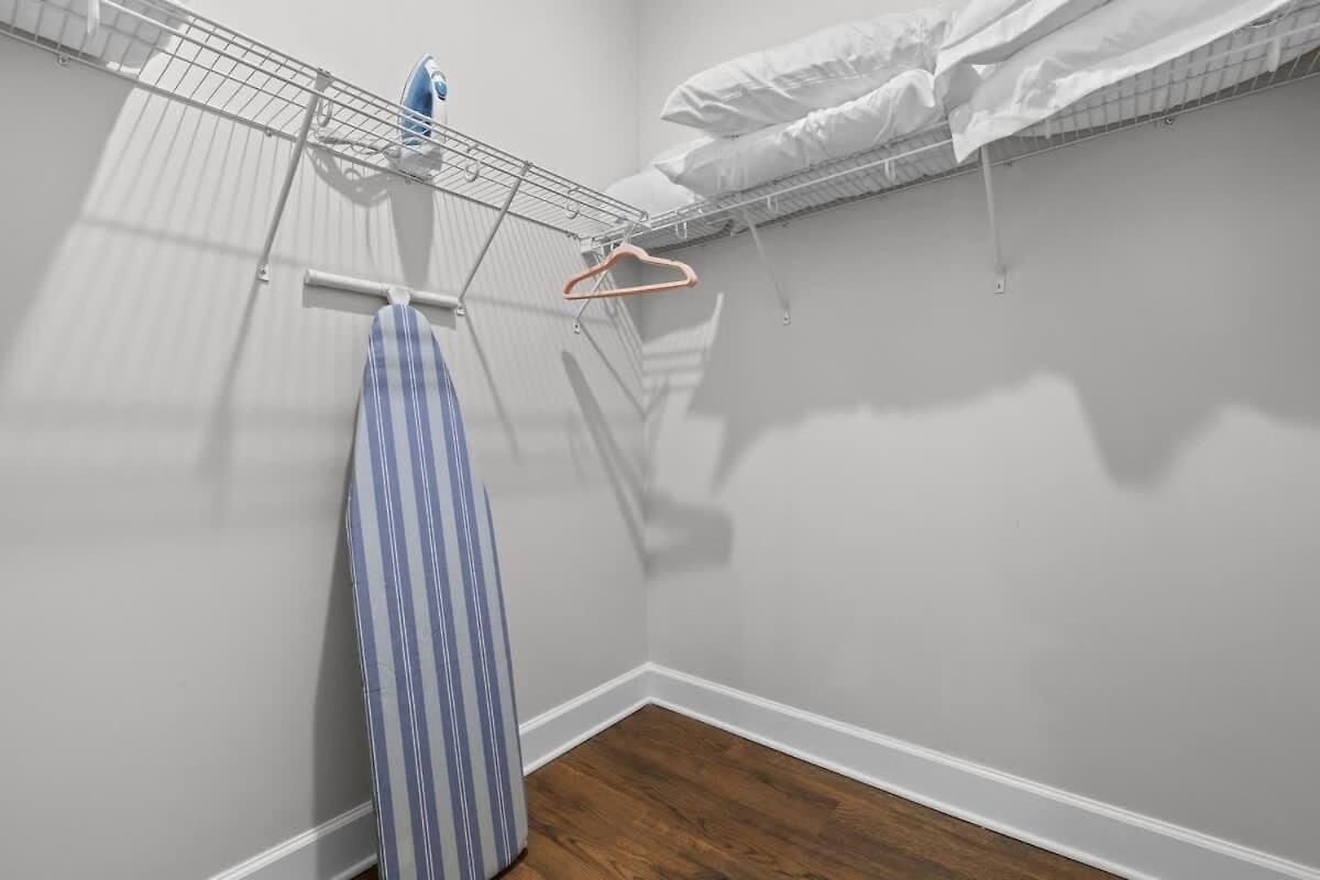 2br W Glam Station & Karaoke Near Broadway