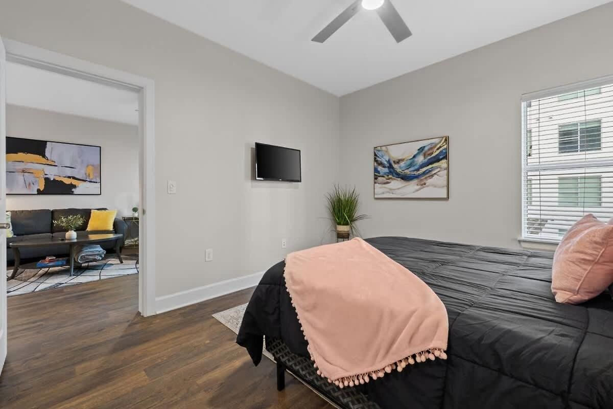 Apartment Stylish Gulch Retreat - Near Broadway
