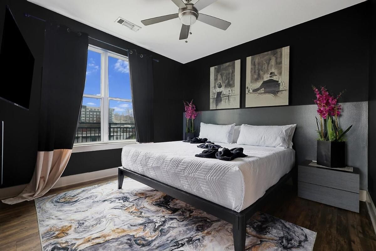The Midnight Parthenon - 5 Min To Broadway - Midtown Apartment *