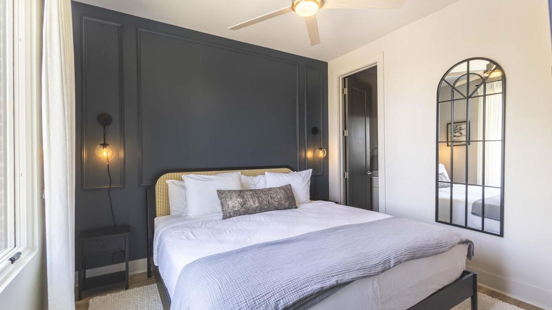 Modern 4br | Easy To Broadway + Heated Pool *