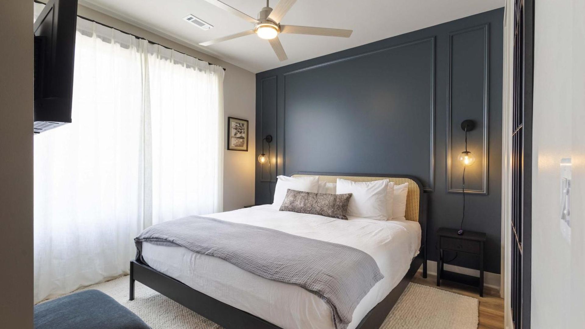 Modern 4br | Easy To Broadway + Heated Pool