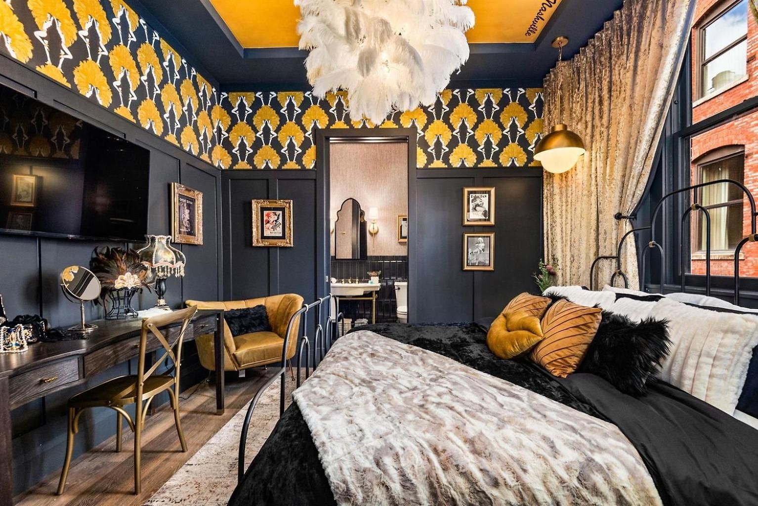 Holiday home The Velvet Songbird Downtown Luxe Sleeps 24 Nashville