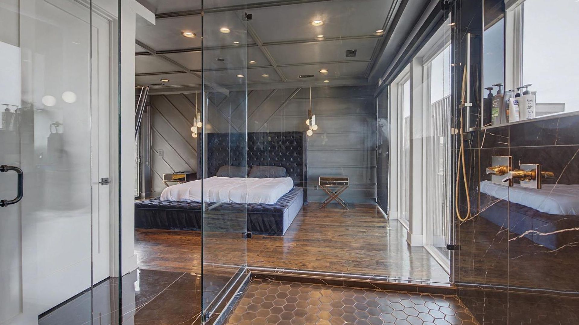 Modern Oasis Downtown Skyline View Prime Nashville