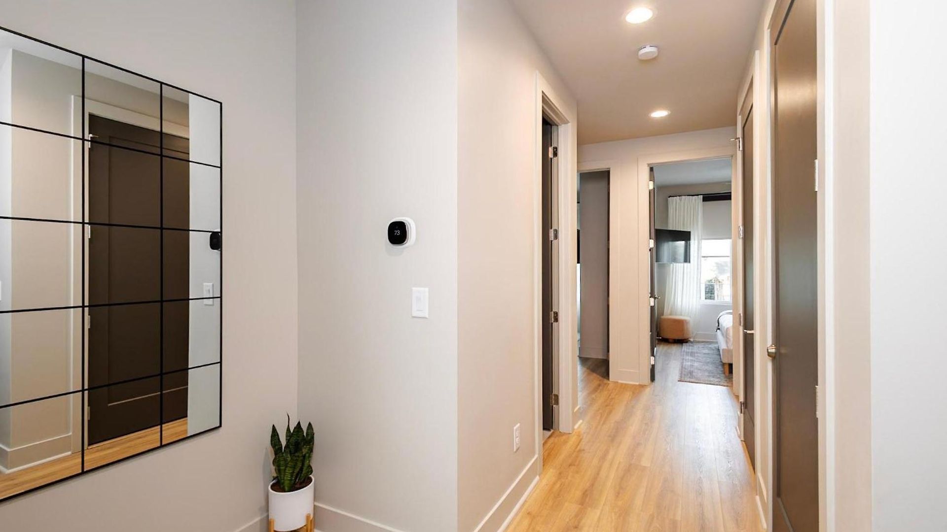 Apartment Work & Unwind | Pool, Sauna & Fitness Nashville