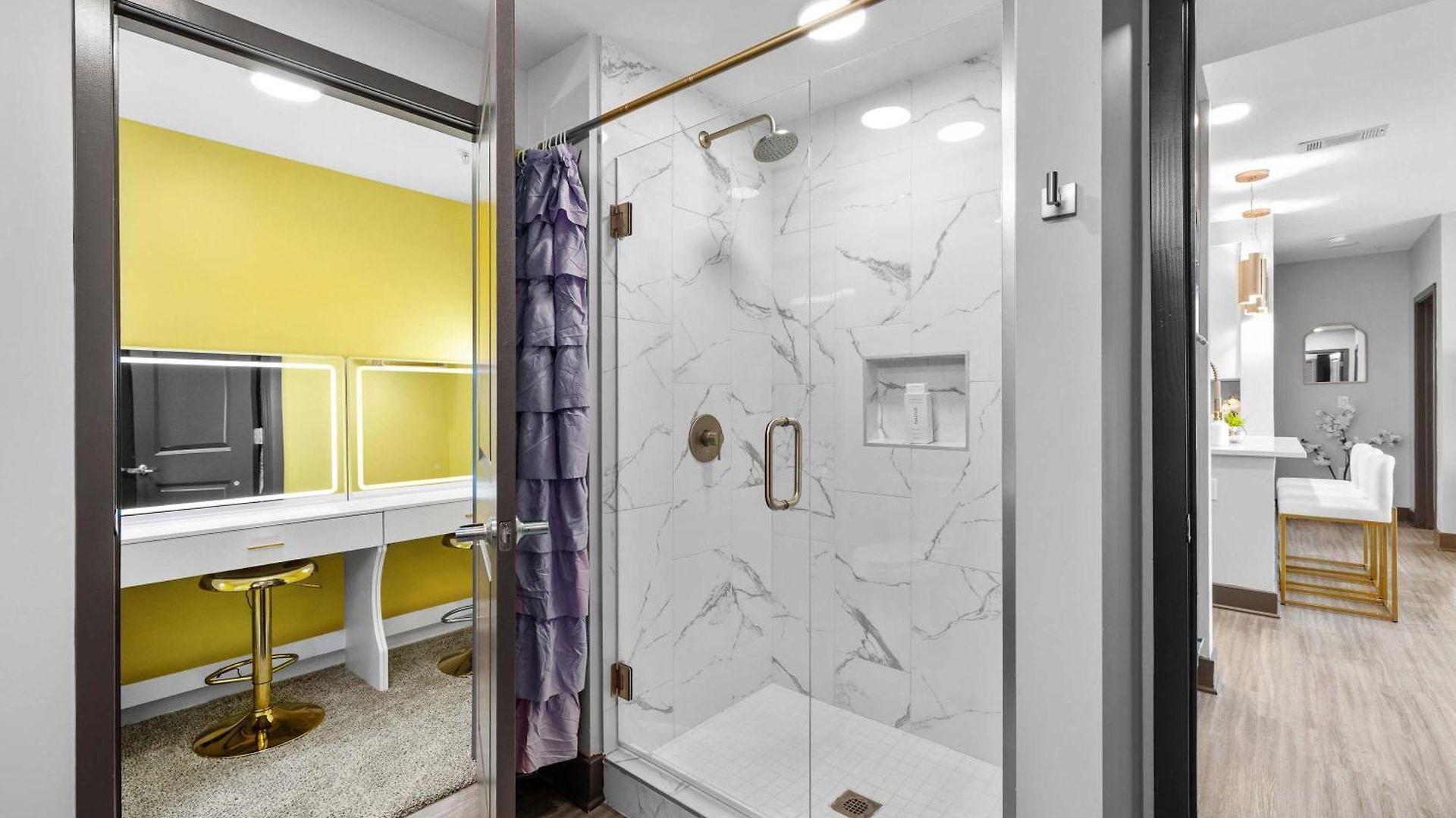 Apartment Vibrant Retreat Pool And Glam *