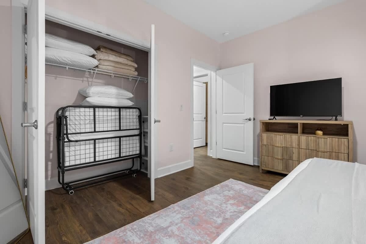 Glam 2br Walk To Broadway & The Gulch Apartment Nashville