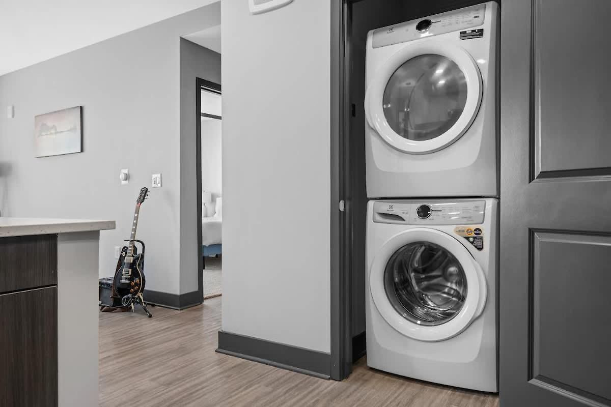 Stylish 2br Near Sylvan Park- Music Views Nashville