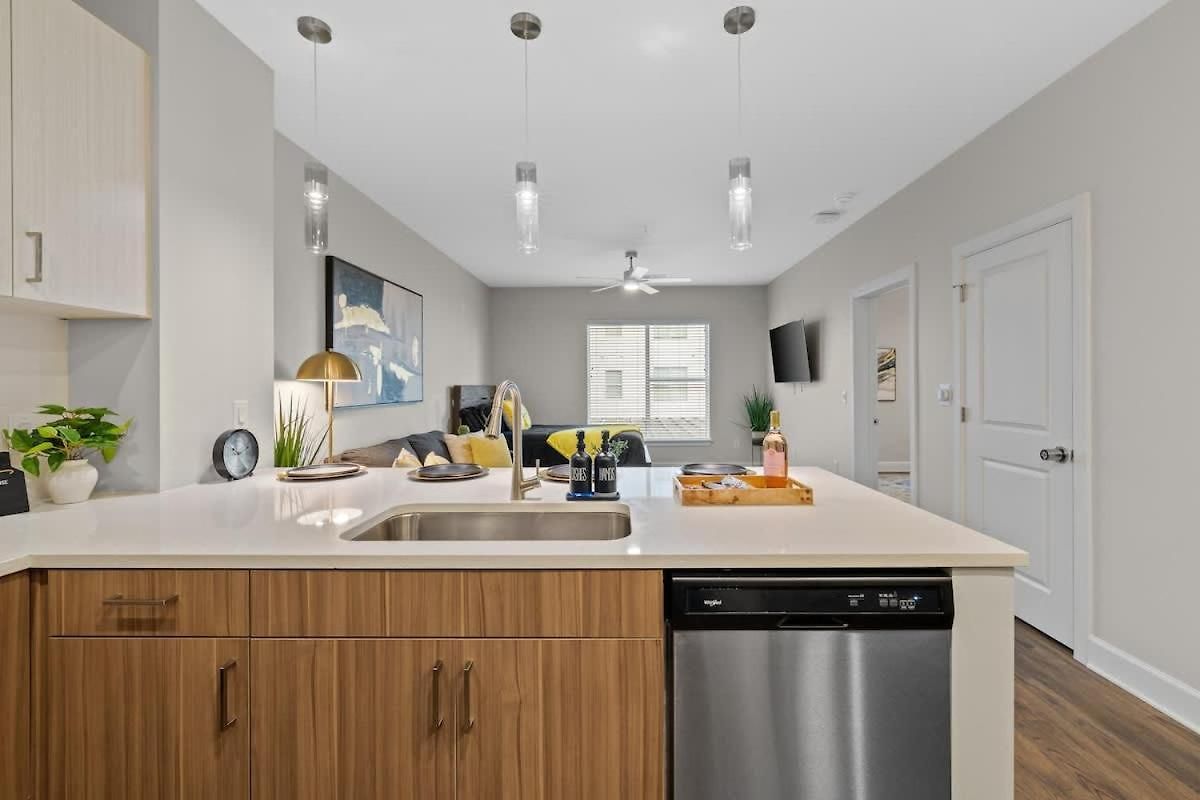 Stylish Gulch Retreat - Near Broadway *