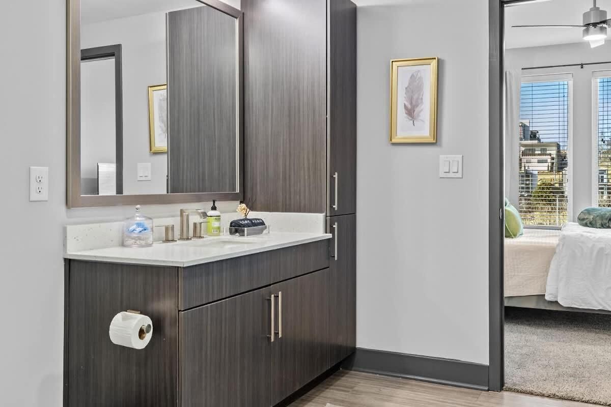 Modern 2br Retreat Sylvan Park Near Broadway *