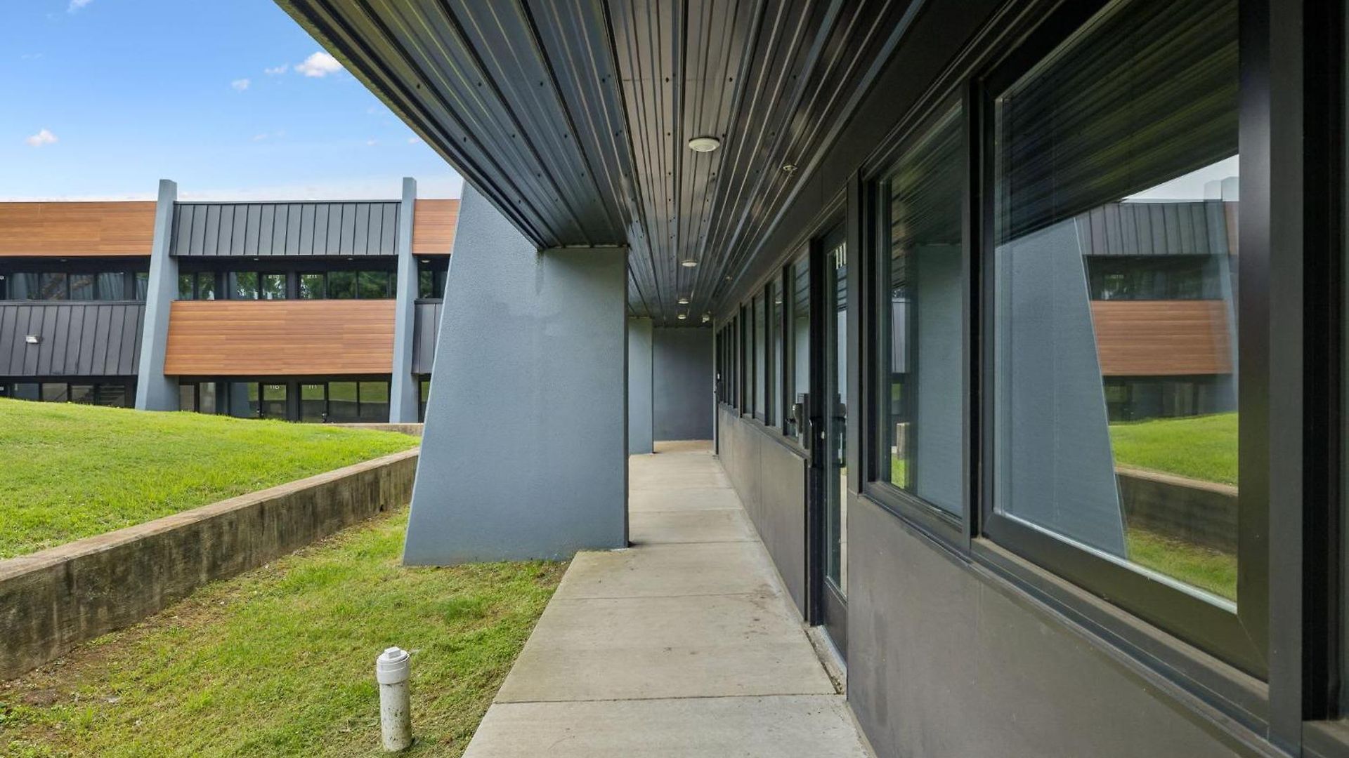 Spacious Near Downtown & Bna Apartment *