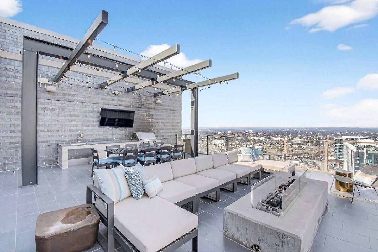 Broadway Views Lux Gulch Condo+ Private Balcony