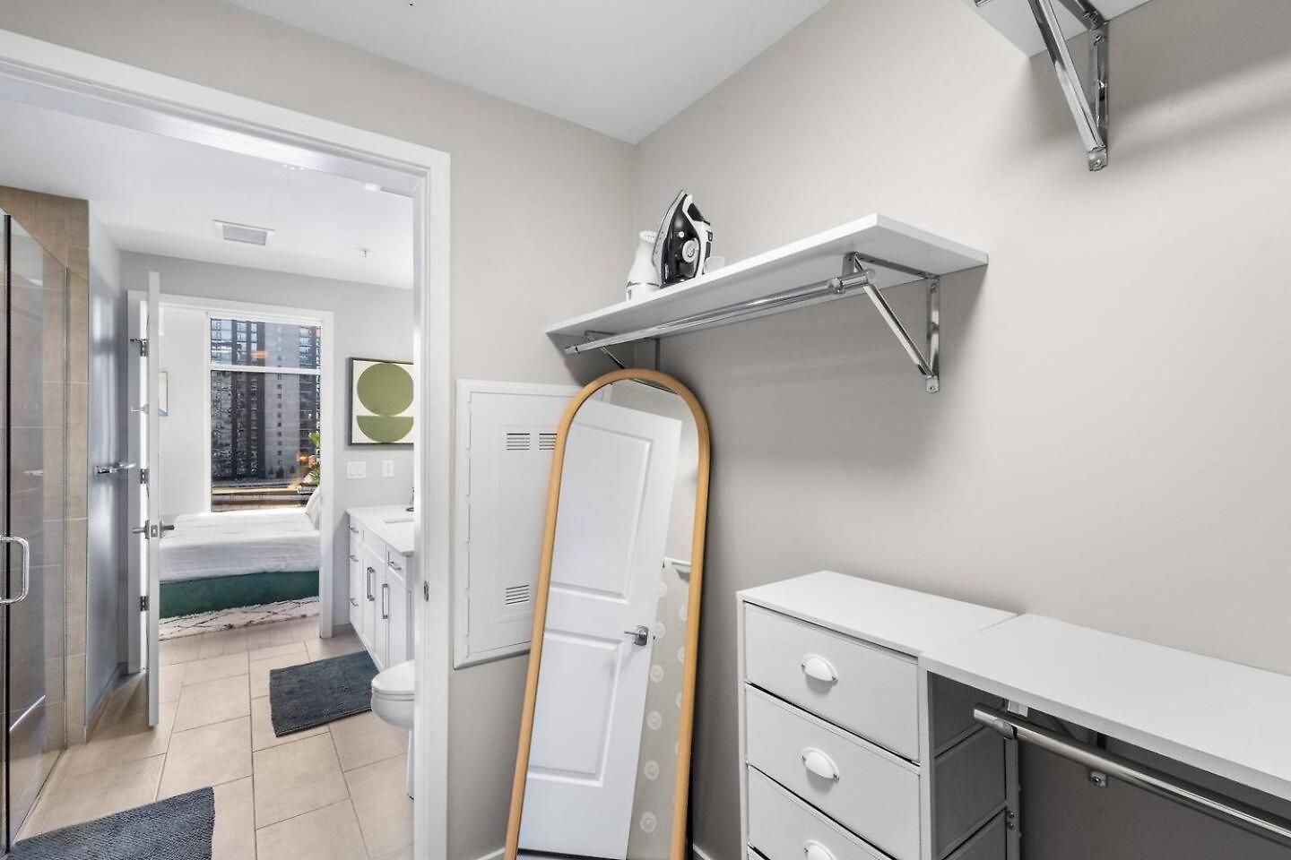 Luxury Pool, Gym & Lounge + Free Parking Apartment