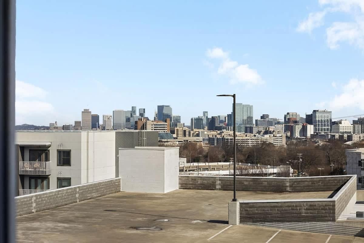 Stylish 2br Near Sylvan Park- Music Views *